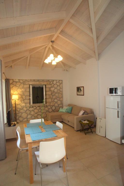 Wild Sea Apartments Áyios Nikítas Habitación foto